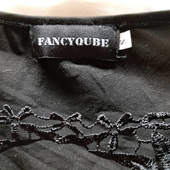 Fancyqube Black Sleeveless Top Floral Lace design - Picture 7 of 7